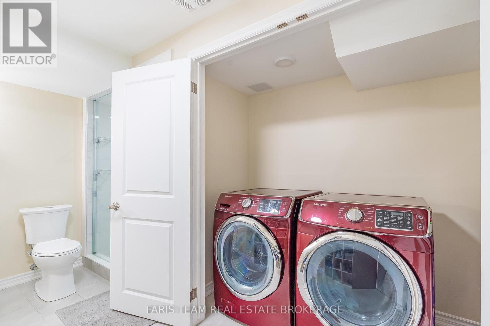 27 Marks Road, Springwater, ON - Indoor Photo Showing Laundry Room