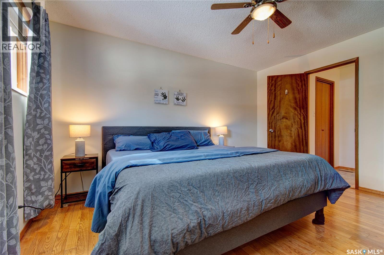 31 Crossley Bay, Regina, SK - Indoor Photo Showing Bedroom