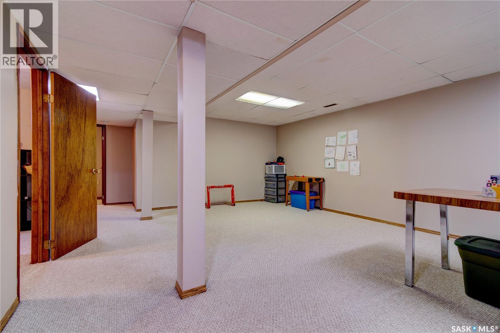 31 Crossley Bay, Regina, SK - Indoor Photo Showing Basement