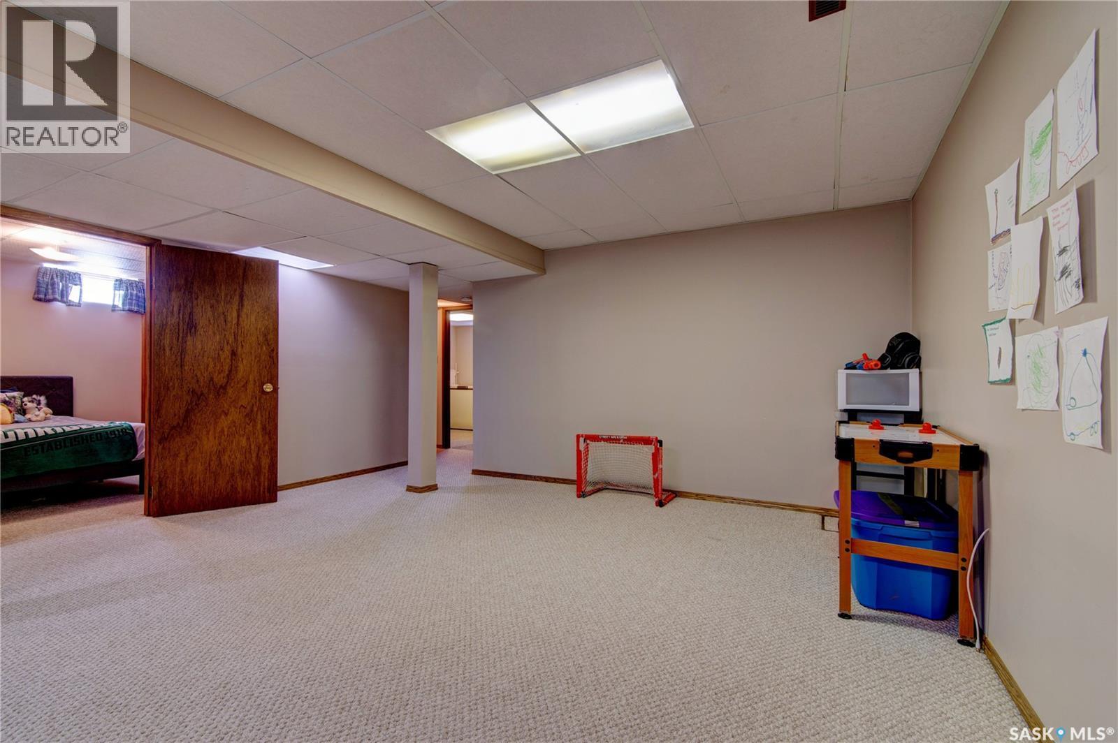 31 Crossley Bay, Regina, SK - Indoor Photo Showing Basement