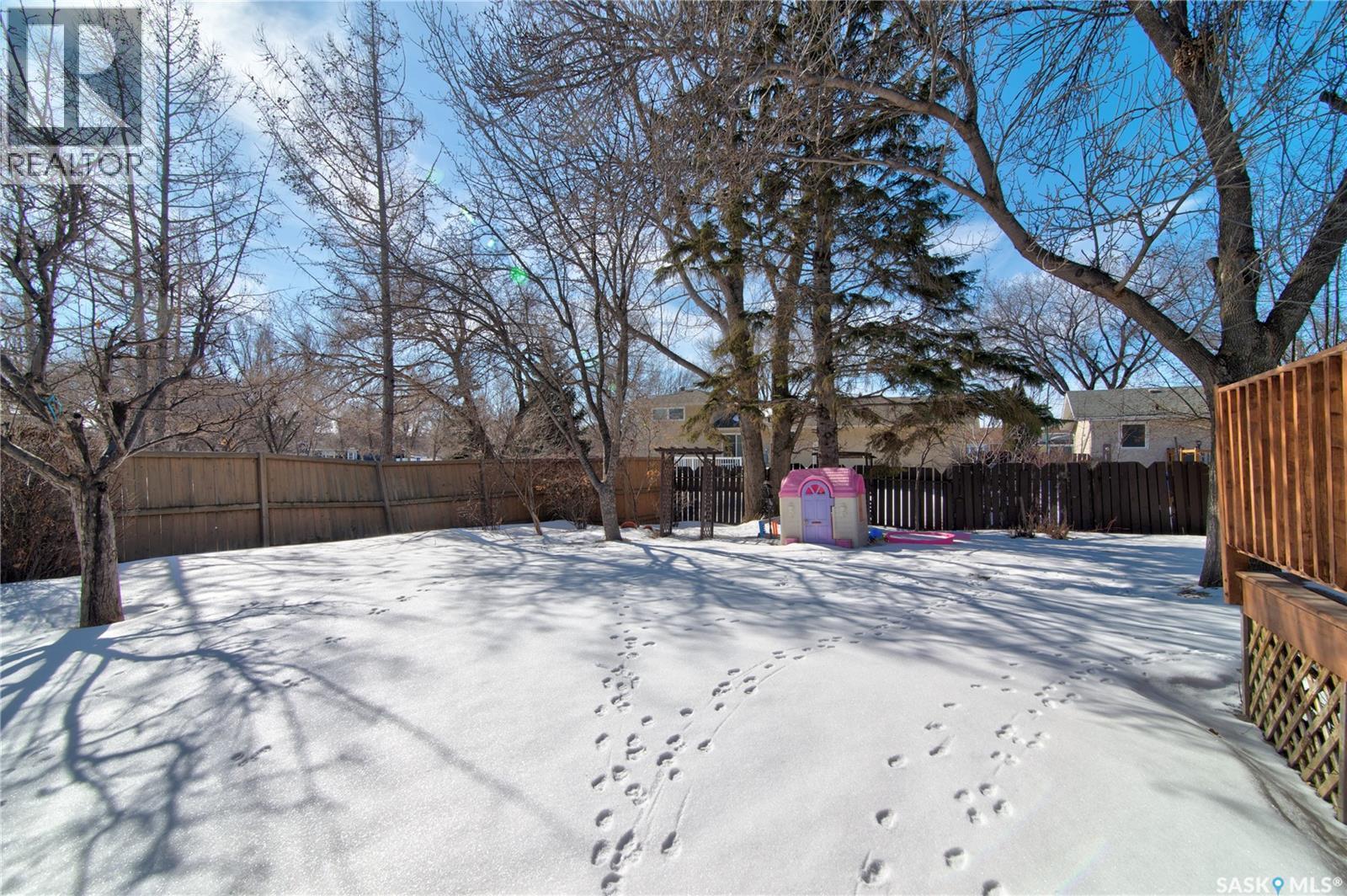 31 Crossley Bay, Regina, SK - Outdoor