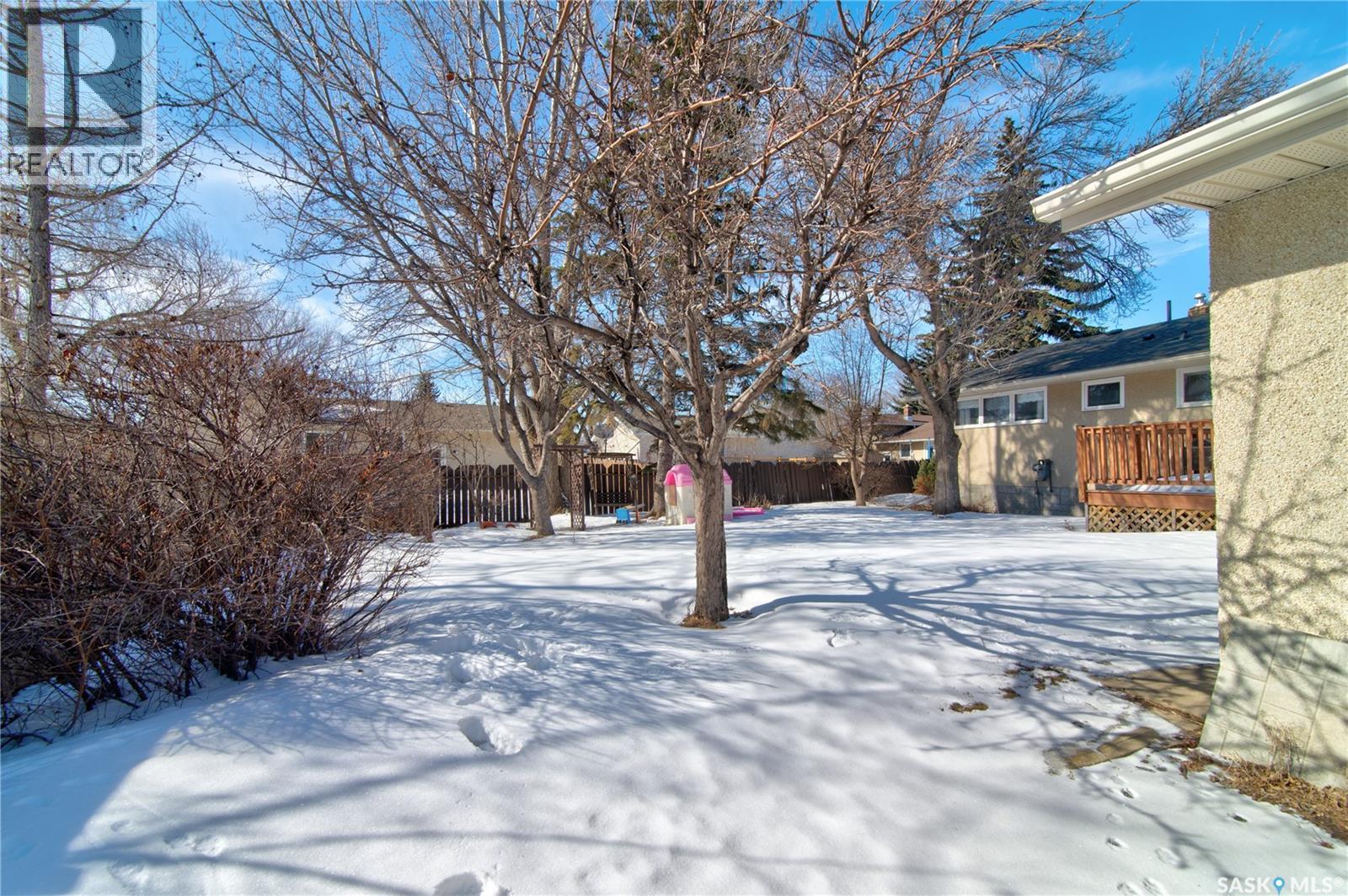 31 Crossley Bay, Regina, SK - Outdoor