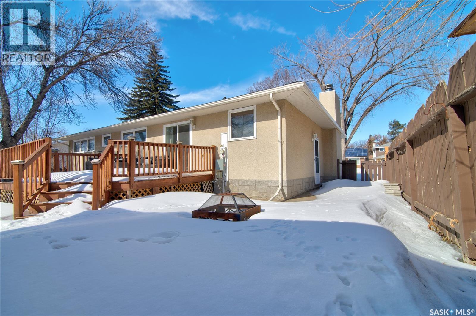 31 Crossley Bay, Regina, SK - Outdoor With Deck Patio Veranda