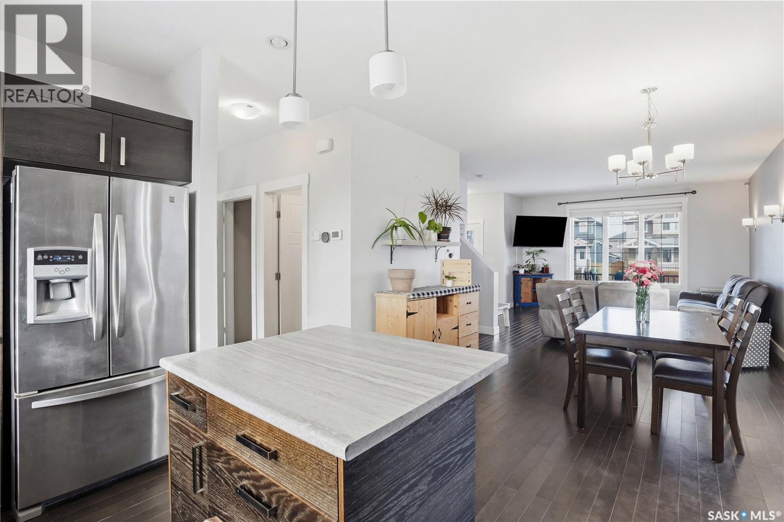 338 Rosewood Boulevard W, Saskatoon, SK - Indoor