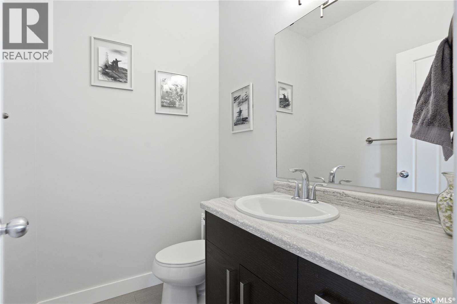 338 Rosewood Boulevard W, Saskatoon, SK - Indoor Photo Showing Bathroom