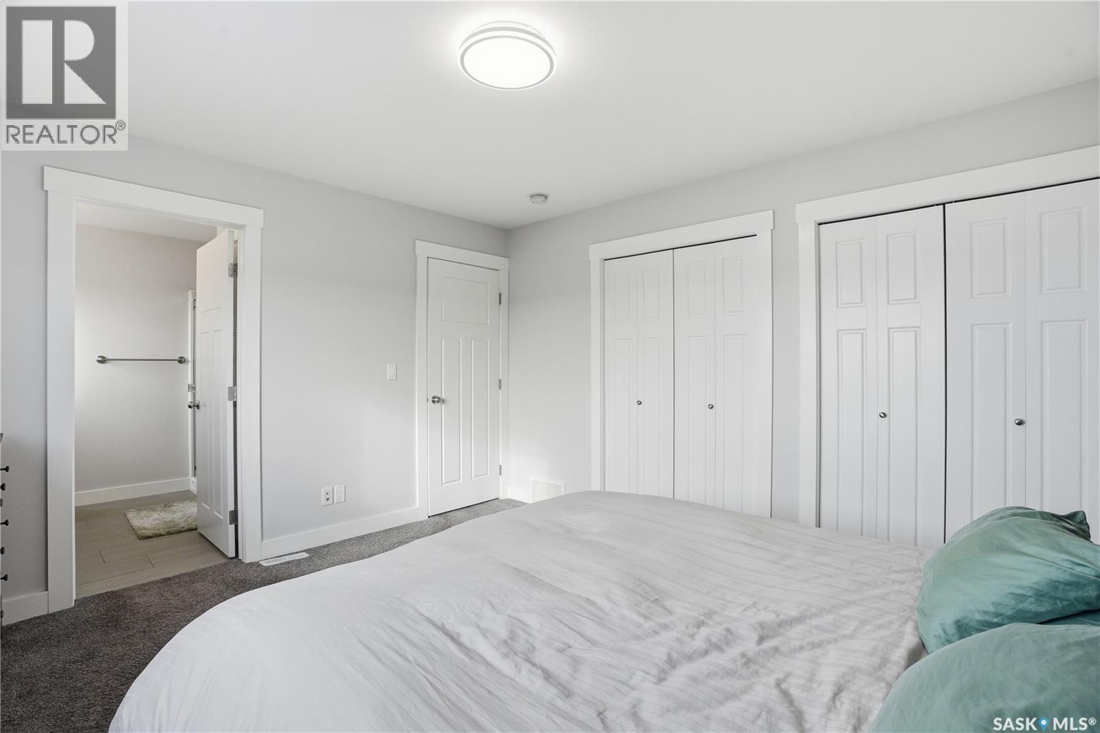338 Rosewood Boulevard W, Saskatoon, SK - Indoor Photo Showing Bedroom