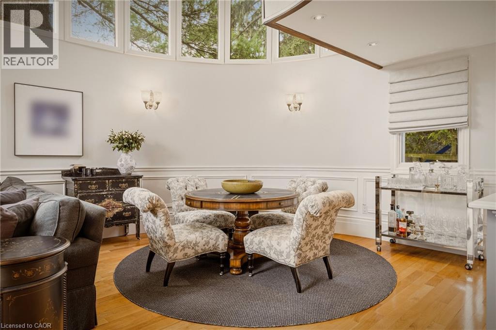 74 Oak Knoll Drive, Hamilton, ON - Indoor Photo Showing Dining Room