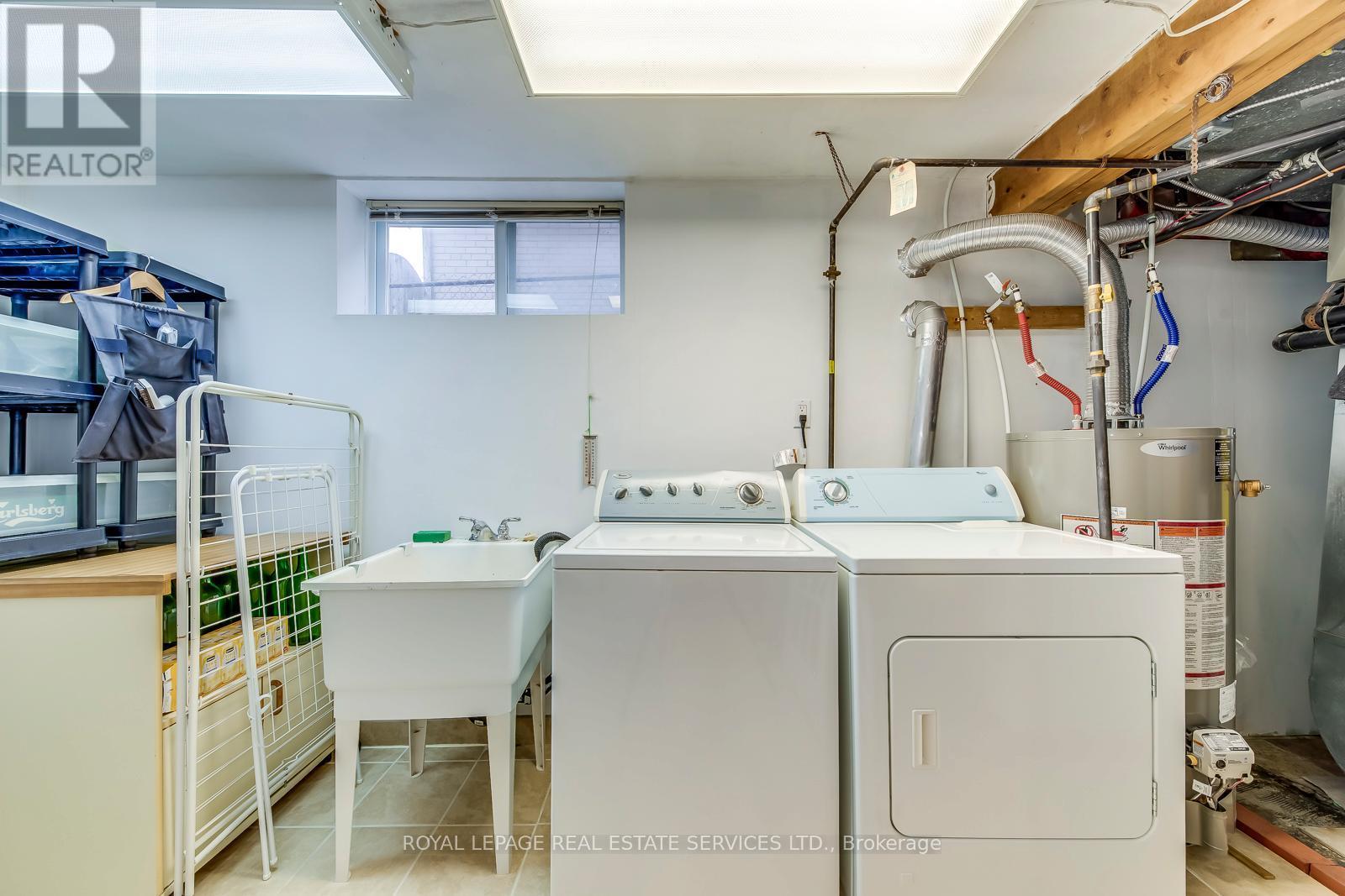 1607 Ewald Road, Mississauga, ON - Indoor Photo Showing Laundry Room