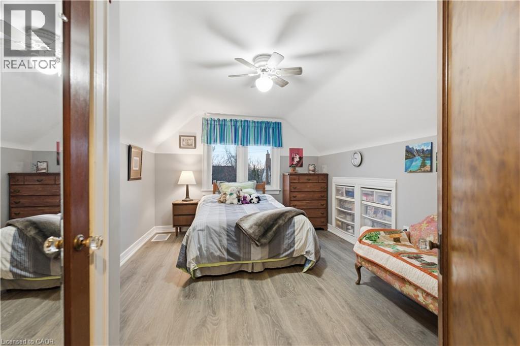 76 Knyvet Avenue, Hamilton, ON - Indoor Photo Showing Bedroom