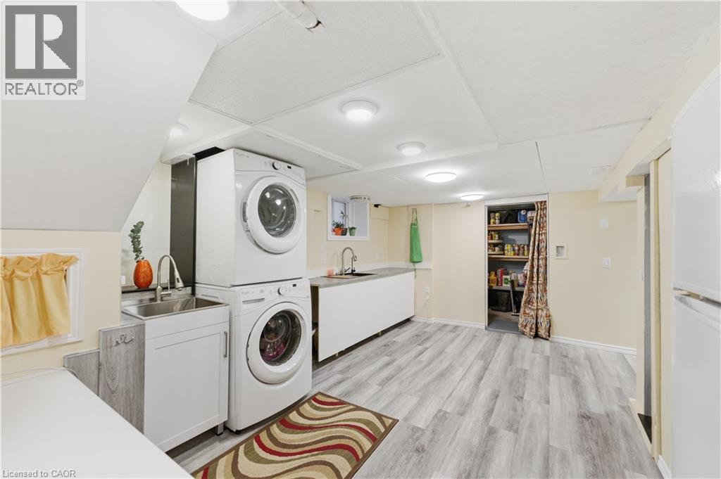 76 Knyvet Avenue, Hamilton, ON - Indoor Photo Showing Laundry Room