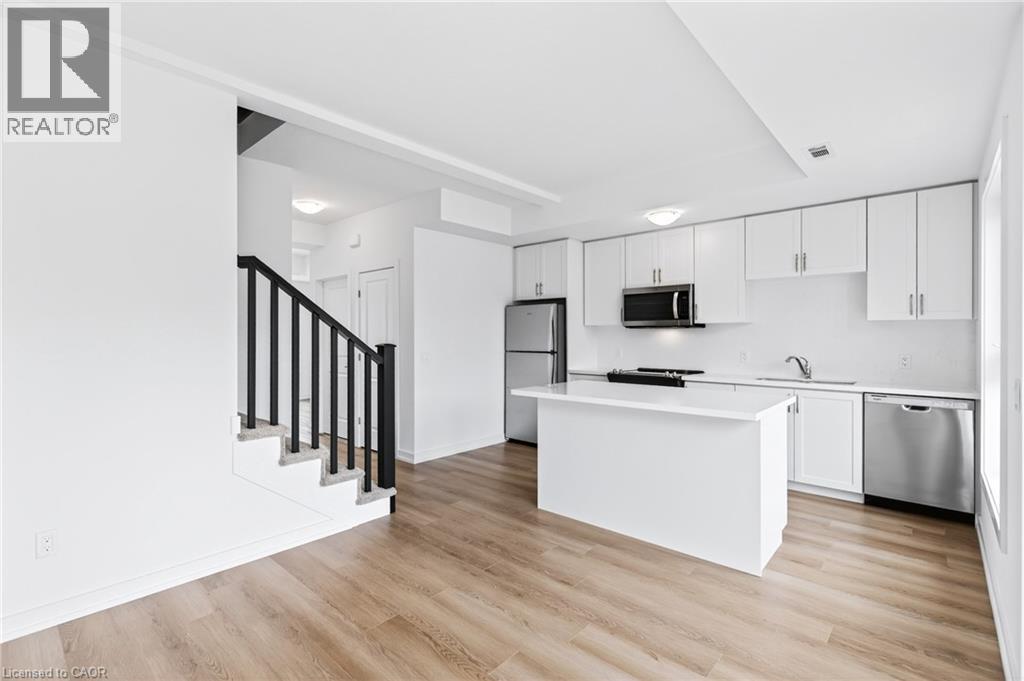 55 Great Falls Boulevard, Waterdown, ON - Indoor Photo Showing Kitchen With Upgraded Kitchen