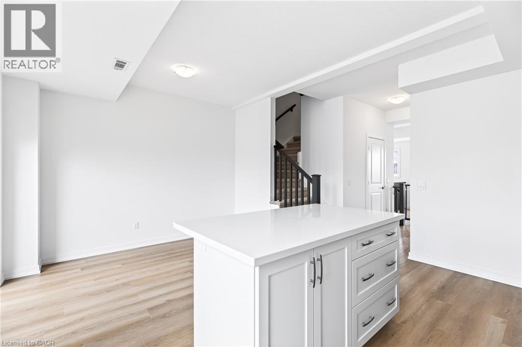 55 Great Falls Boulevard, Waterdown, ON - Indoor Photo Showing Other Room