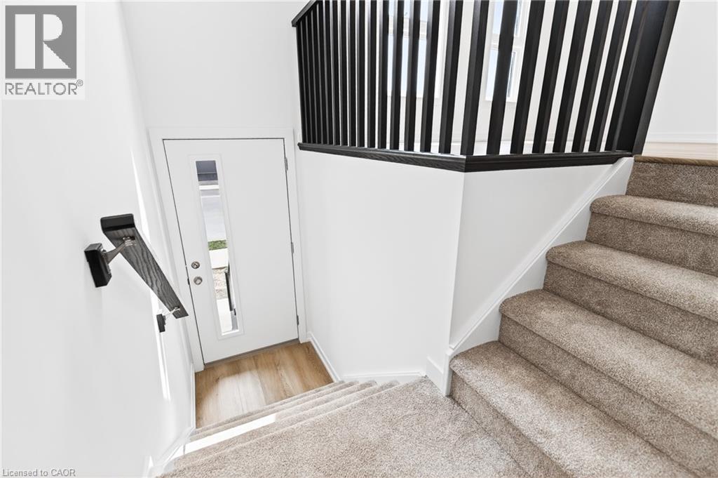 55 Great Falls Boulevard, Waterdown, ON - Indoor Photo Showing Other Room