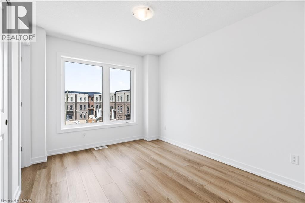 55 Great Falls Boulevard, Waterdown, ON - Indoor Photo Showing Other Room