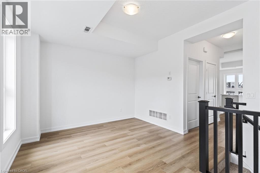 55 Great Falls Boulevard, Waterdown, ON - Indoor Photo Showing Other Room