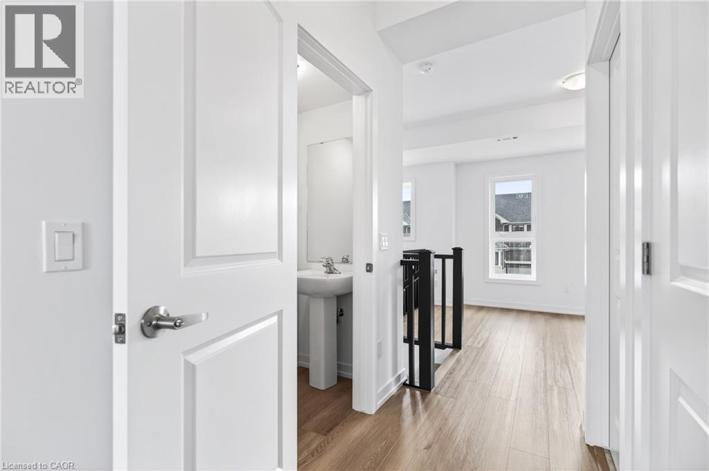 55 Great Falls Boulevard, Waterdown, ON - Indoor Photo Showing Other Room