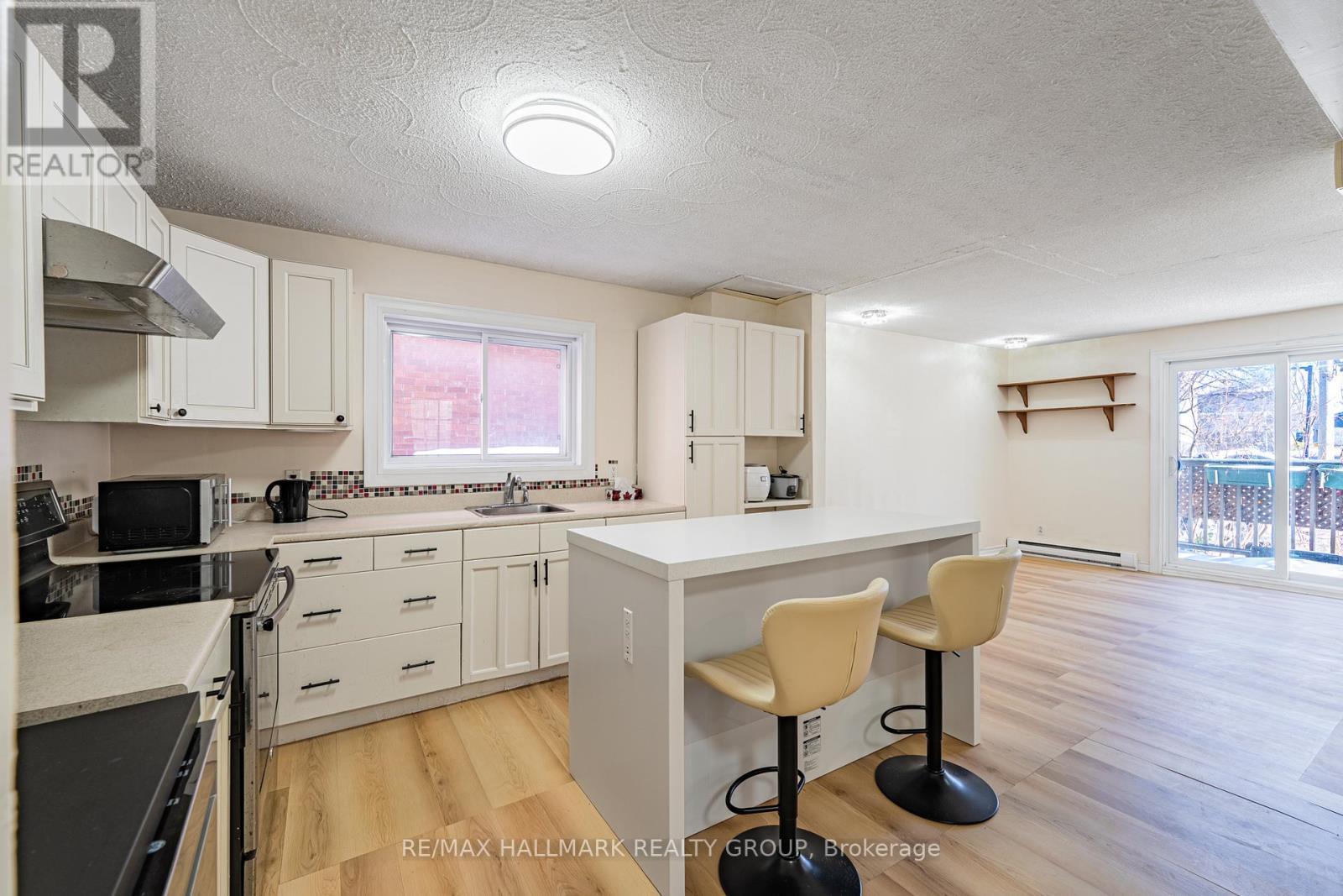 24 Patro Street, Ottawa, ON - Indoor Photo Showing Kitchen