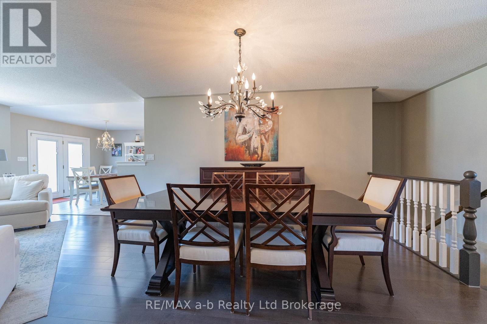 90 Weston Drive, Tillsonburg, ON - Indoor Photo Showing Other Room