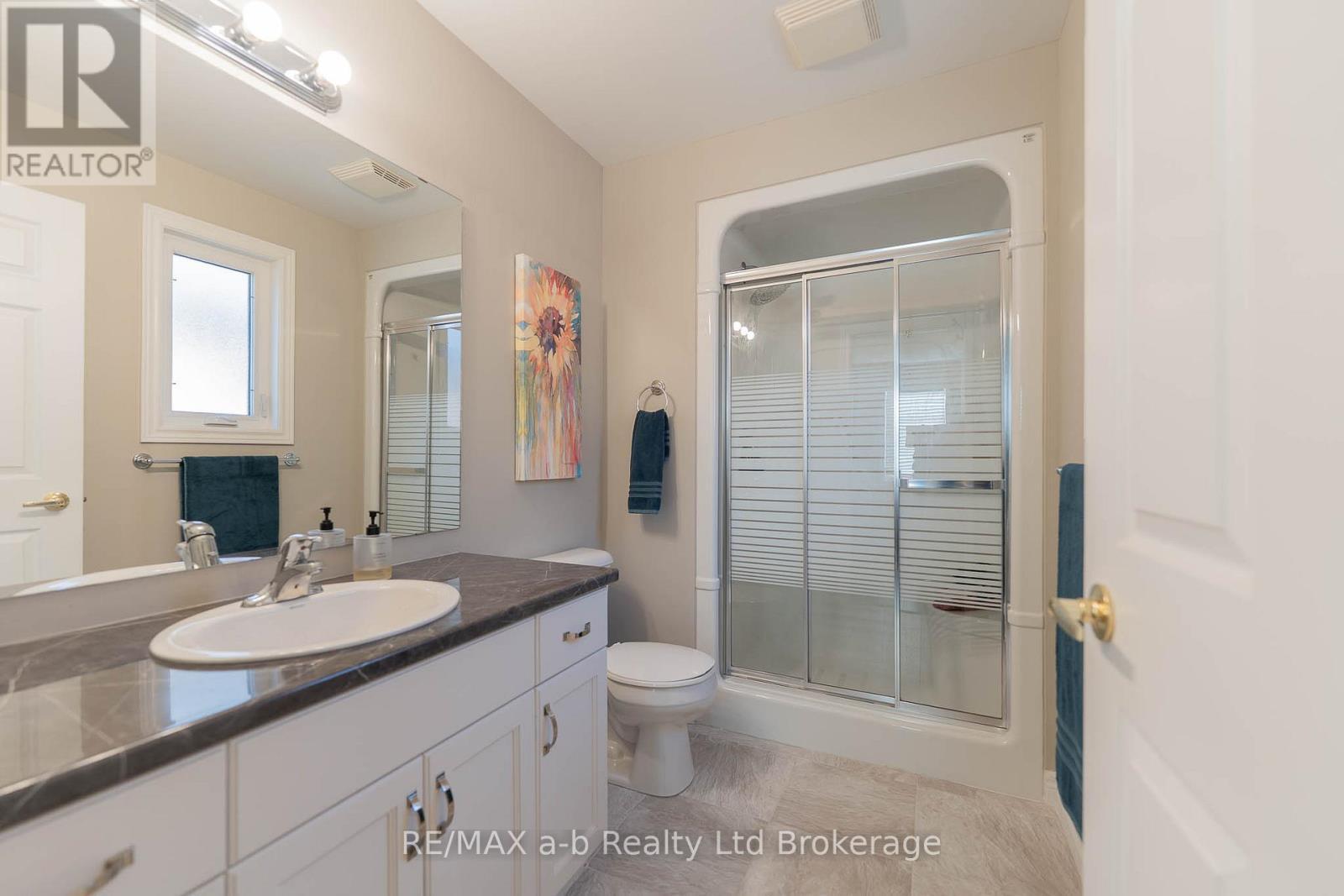 Ensuite - 90 Weston Drive, Tillsonburg, ON - Indoor Photo Showing Bathroom