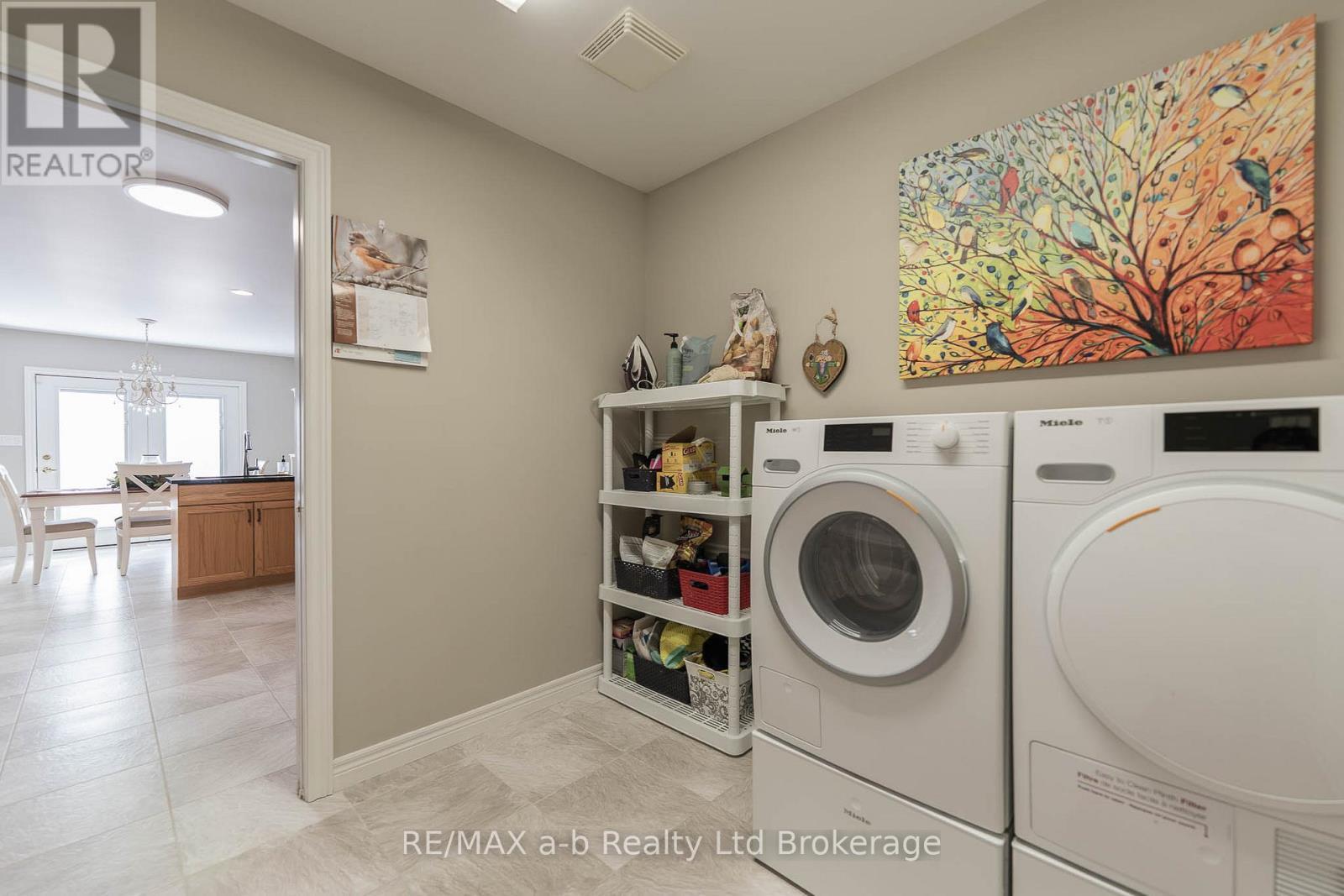 Main Floor Laundry off Kitchen - 90 Weston Drive, Tillsonburg, ON - Indoor Photo Showing Laundry Room