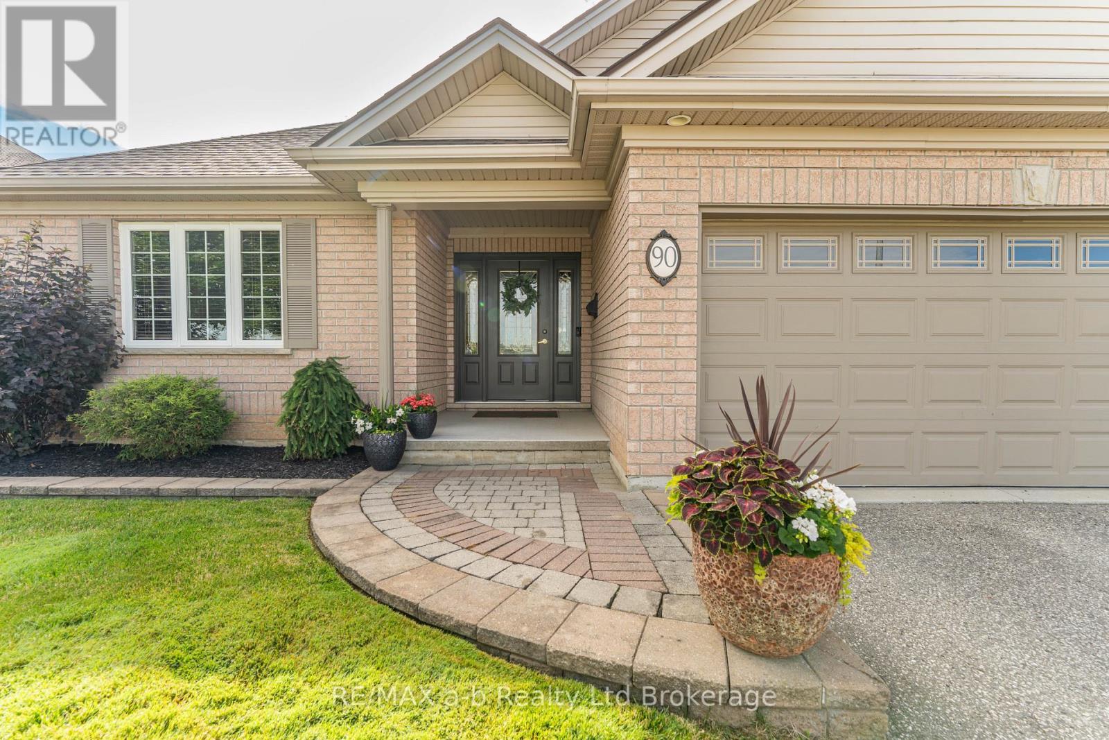 Front Entry - 90 Weston Drive, Tillsonburg, ON - Outdoor