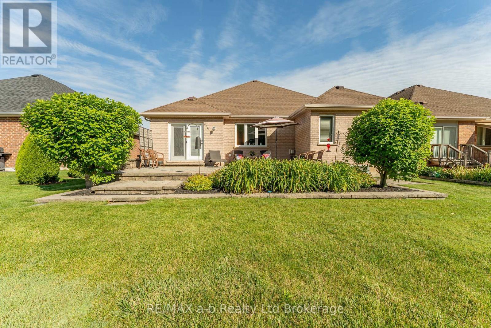 Back View - 90 Weston Drive, Tillsonburg, ON - Outdoor