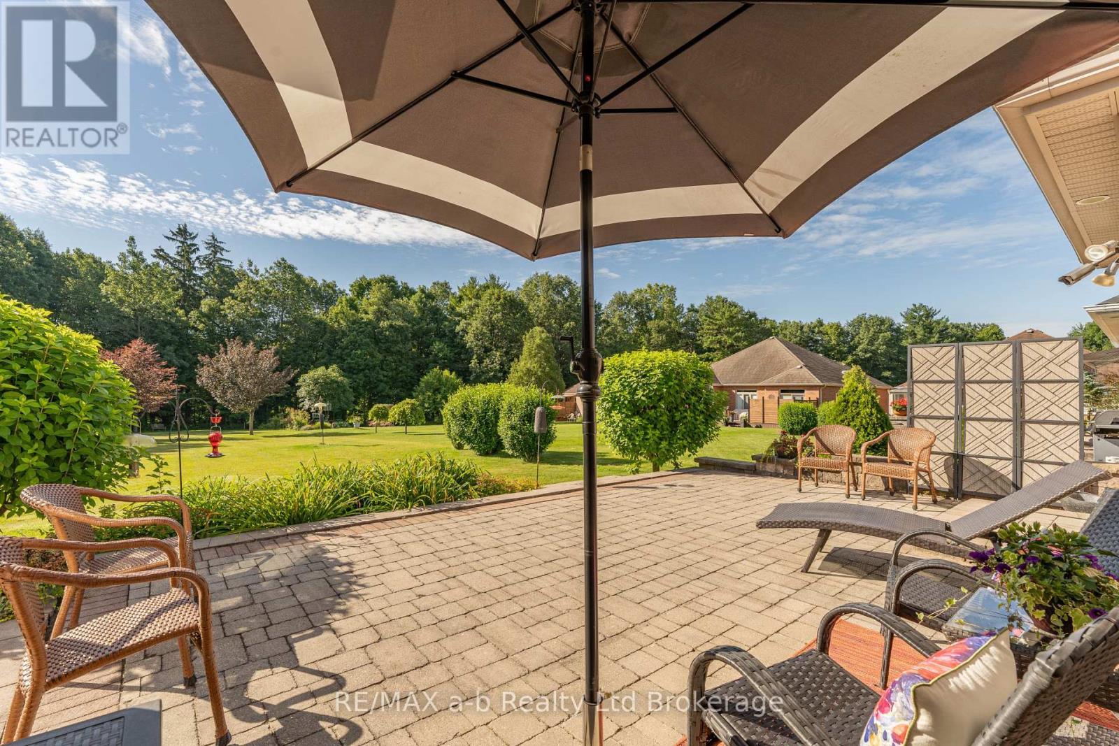 Interlocking Patio - 90 Weston Drive, Tillsonburg, ON - Outdoor With Deck Patio Veranda With Exterior