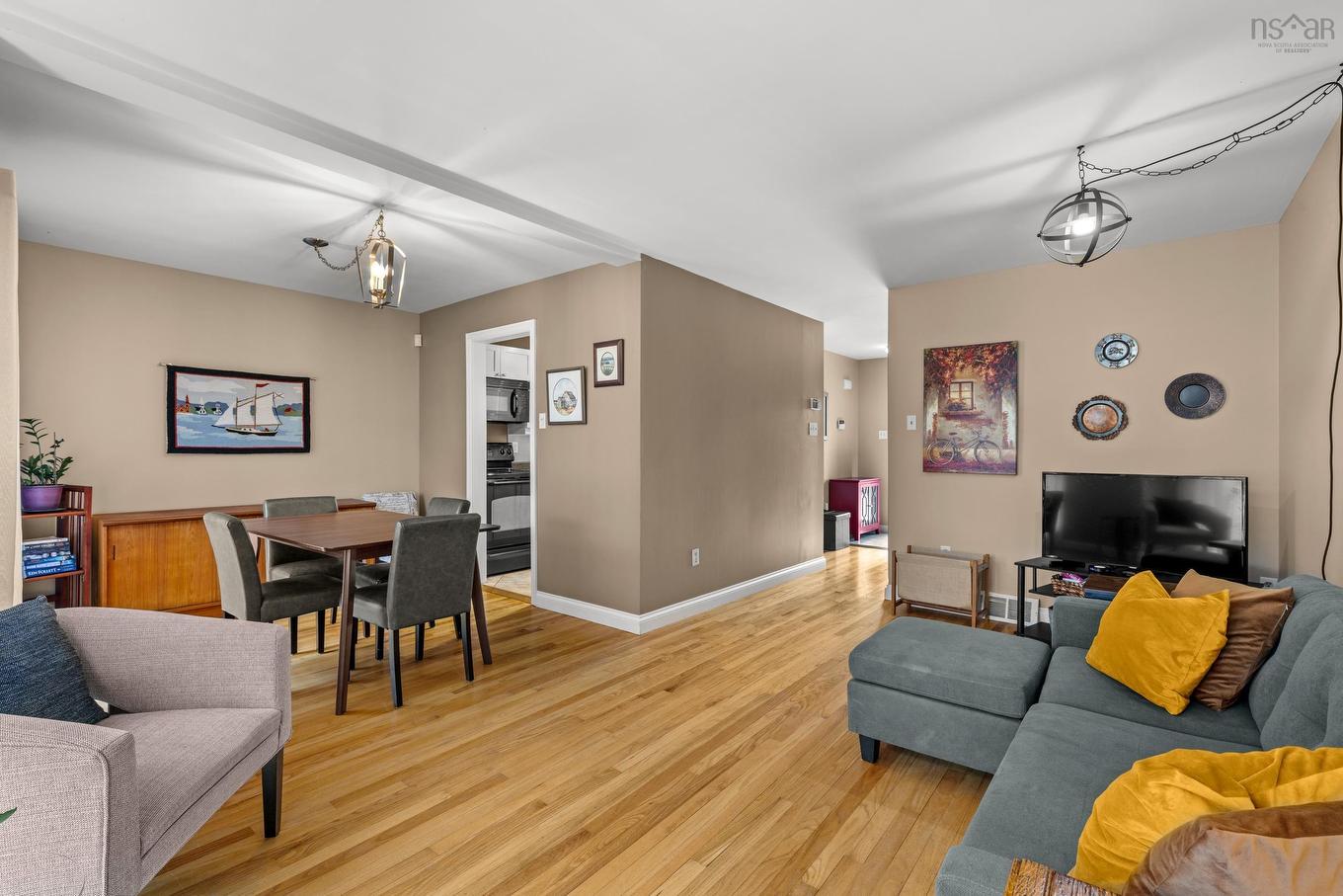 32 Garden Court Terrace, Dartmouth, NS - Indoor Photo Showing Living Room