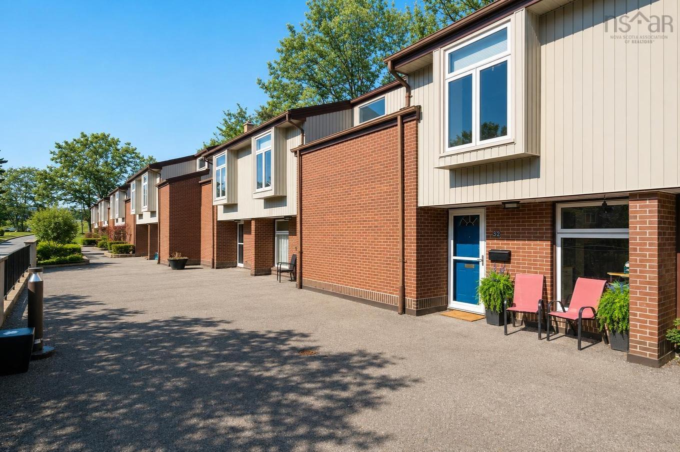 32 Garden Court Terrace, Dartmouth, NS - Outdoor With Exterior