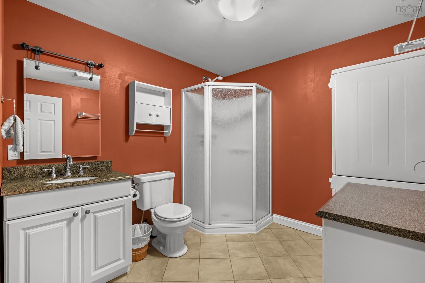 32 Garden Court Terrace, Dartmouth, NS - Indoor Photo Showing Bathroom