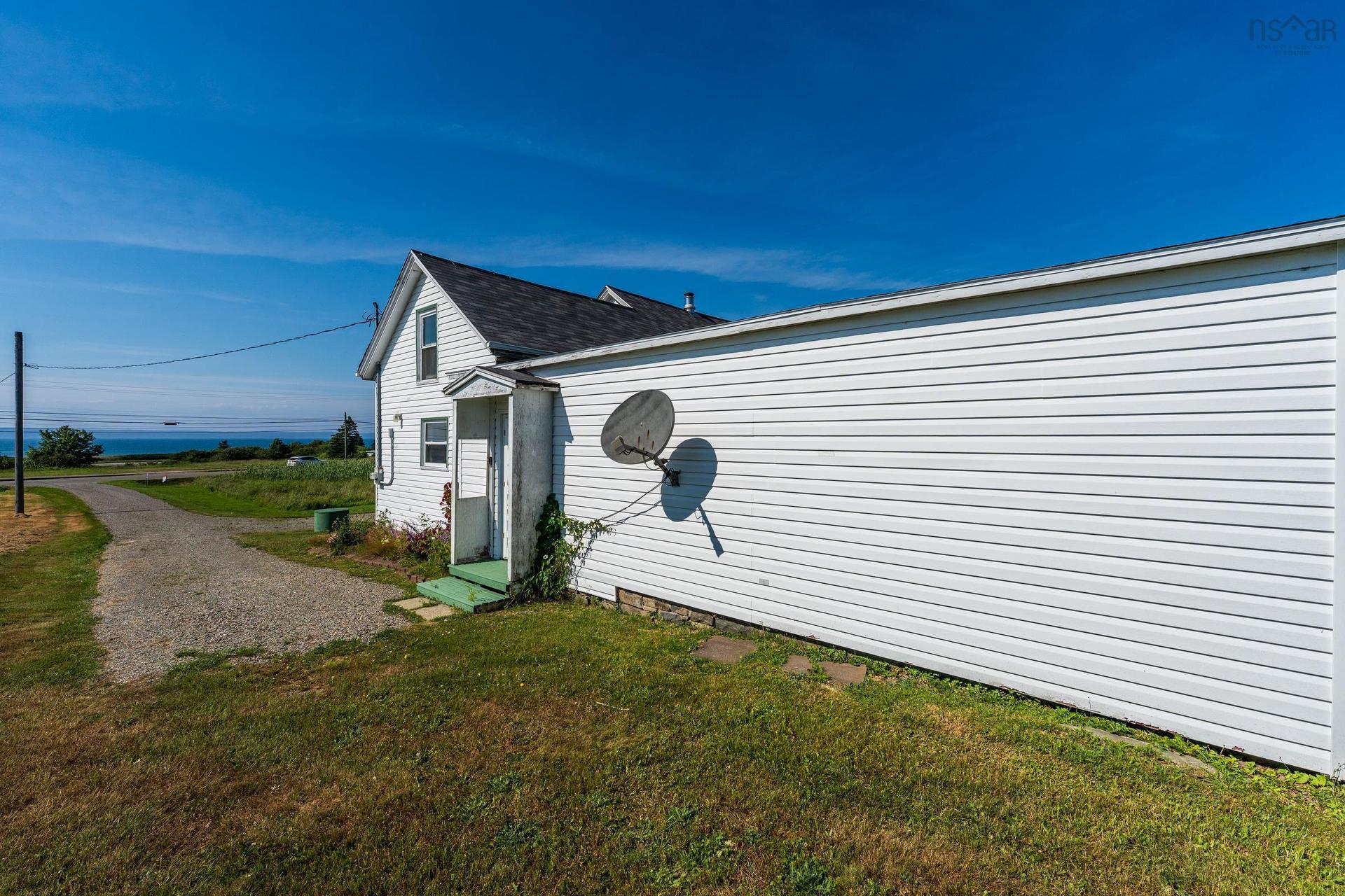 1900 Highway 1, Church Point, NS