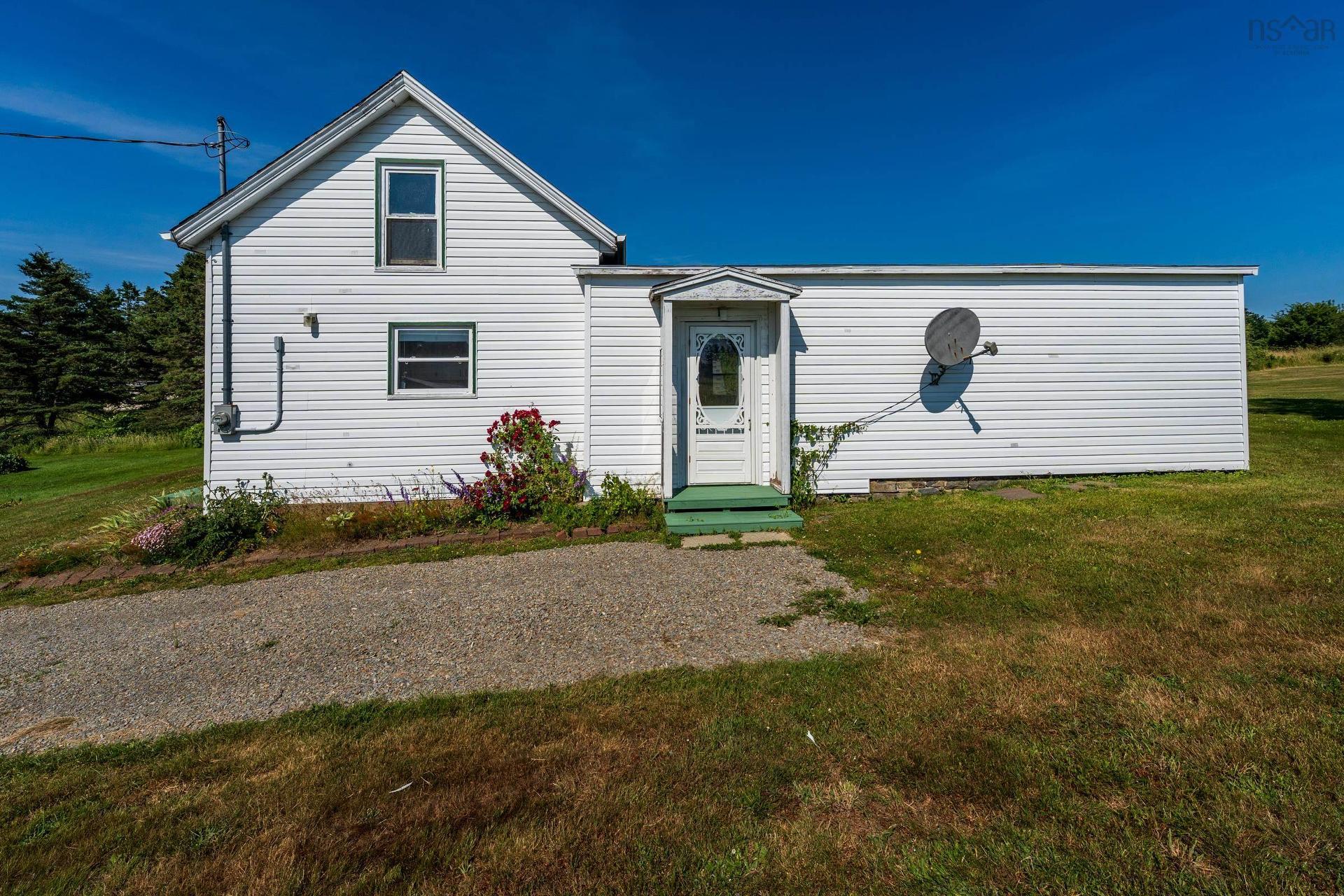 1900 Highway 1, Church Point, NS