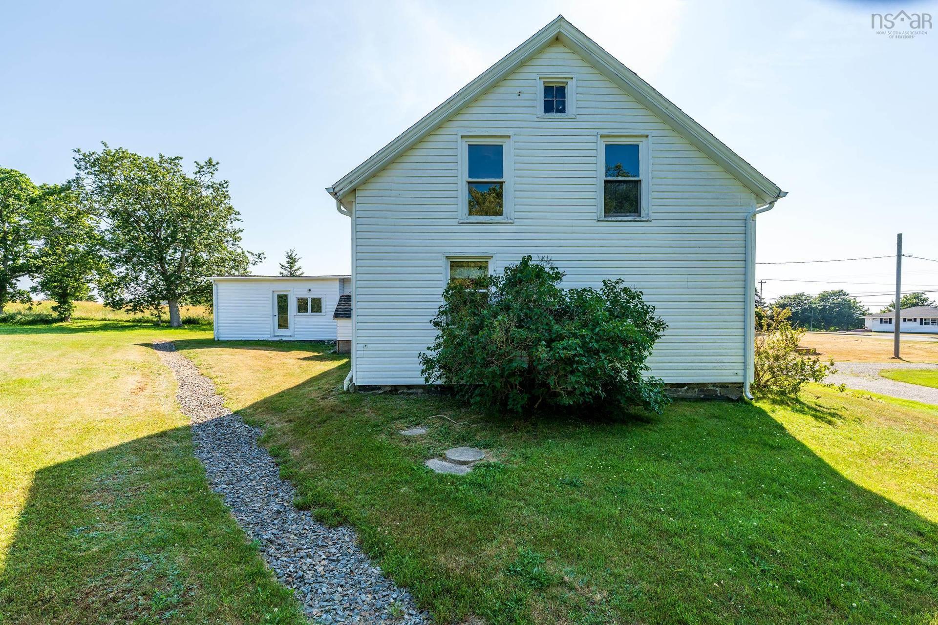 1900 Highway 1, Church Point, NS