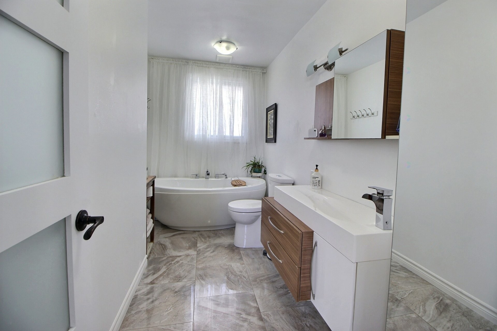 Bathroom - 72 8E Avenue E., Amos, QC - Indoor Photo Showing Bathroom