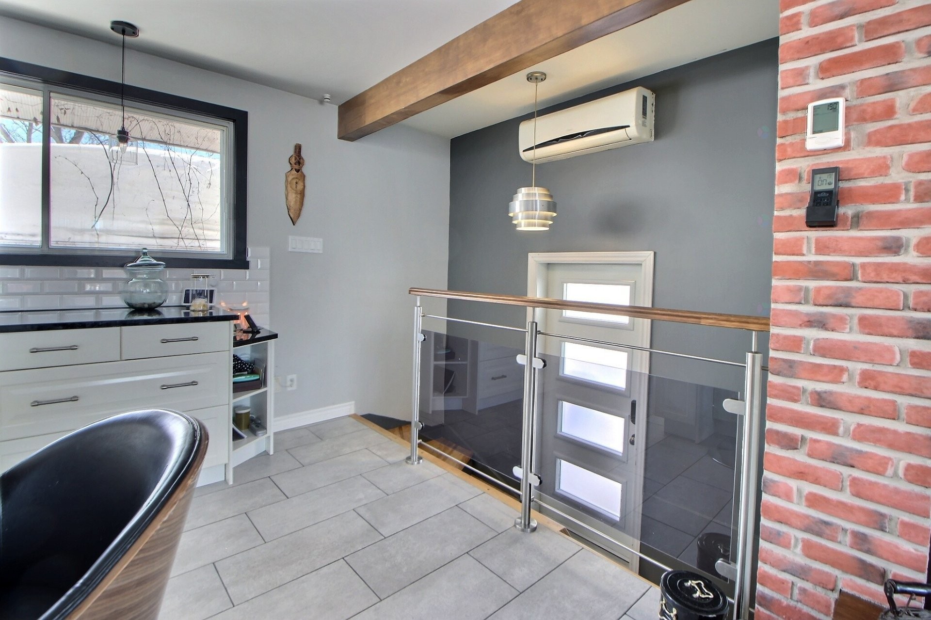 Mud Room - 72 8E Avenue E., Amos, QC - Indoor