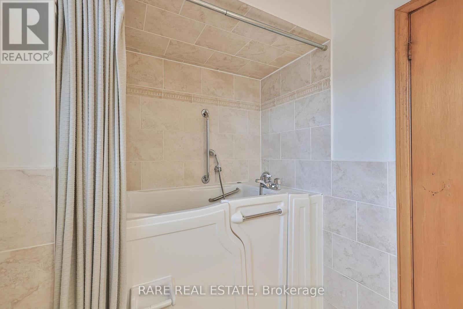 2348 Denise Road, Mississauga, ON - Indoor Photo Showing Bathroom