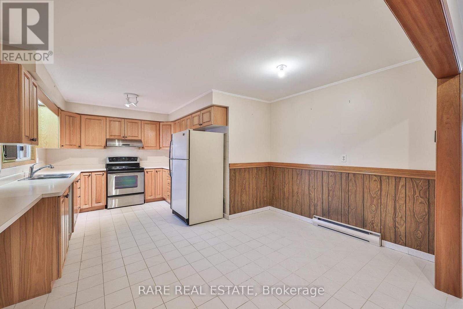 2348 Denise Road, Mississauga, ON - Indoor Photo Showing Kitchen