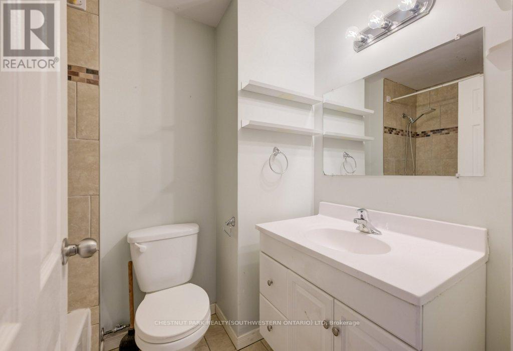 151 Franklin Street N, Kitchener, ON - Indoor Photo Showing Bathroom