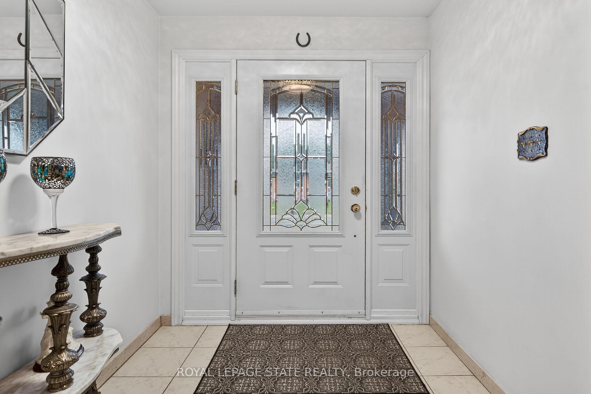15 Fairington Crescent, Hamilton, ON - Indoor Photo Showing Other Room