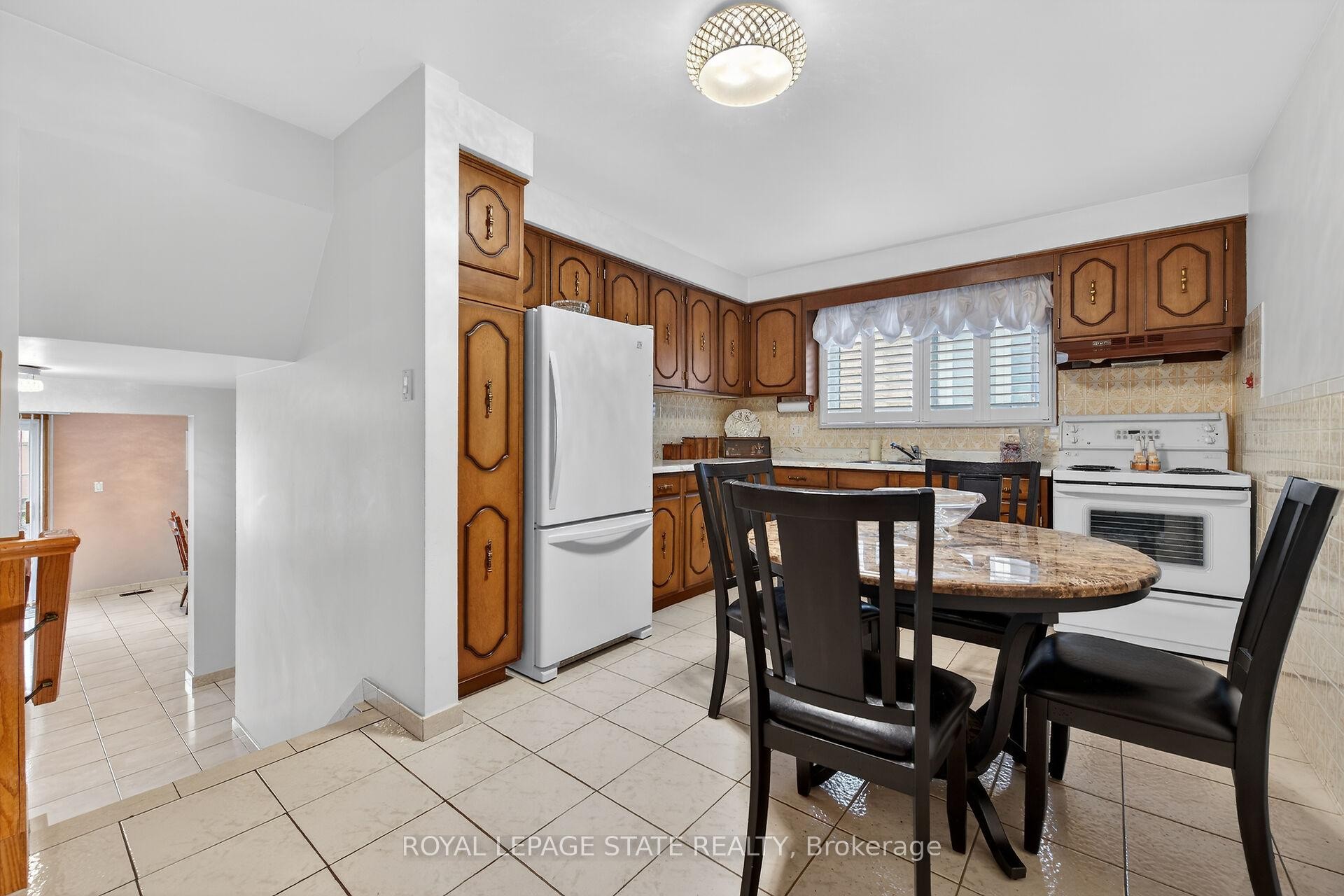 15 Fairington Crescent, Hamilton, ON - Indoor