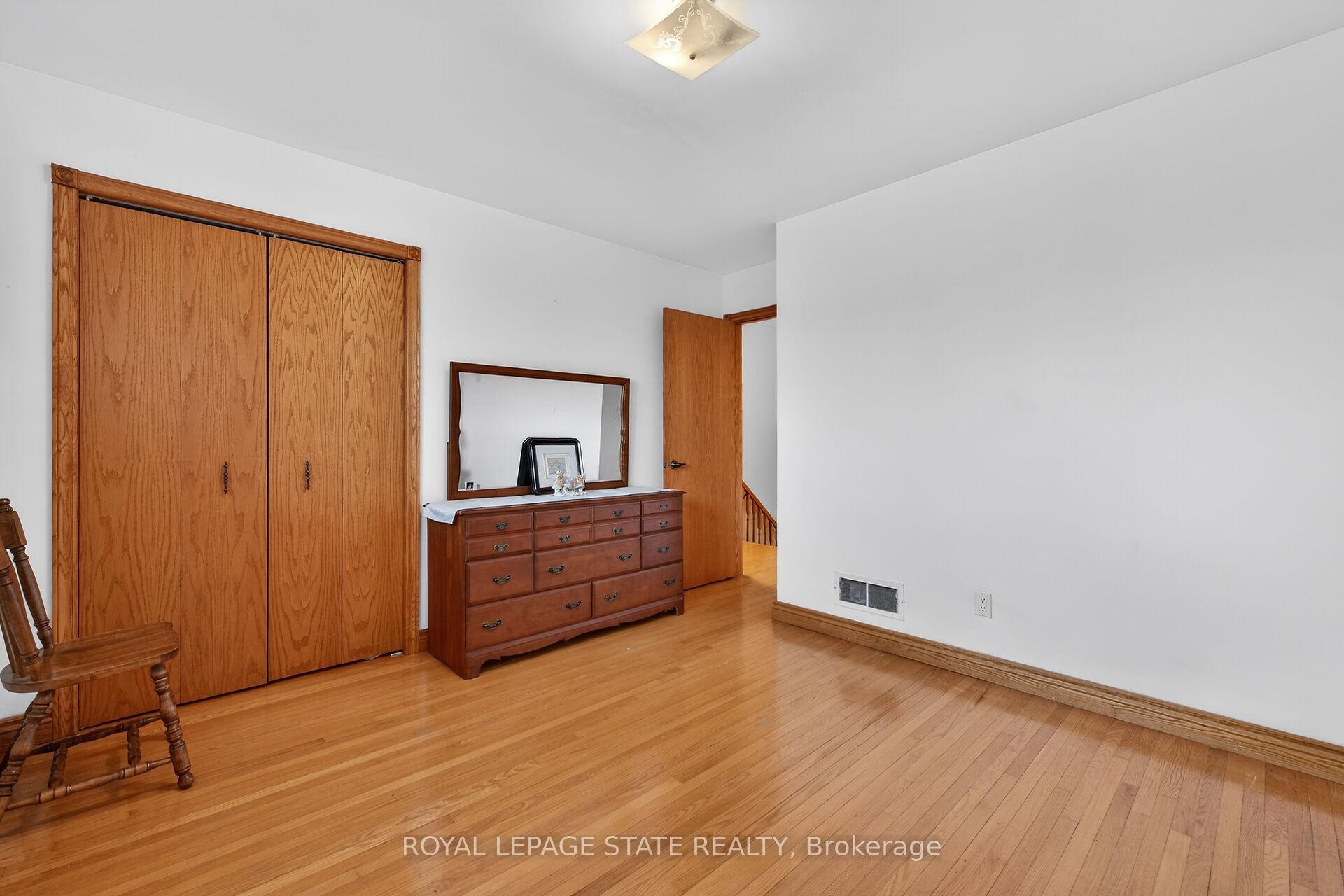 15 Fairington Crescent, Hamilton, ON - Indoor
