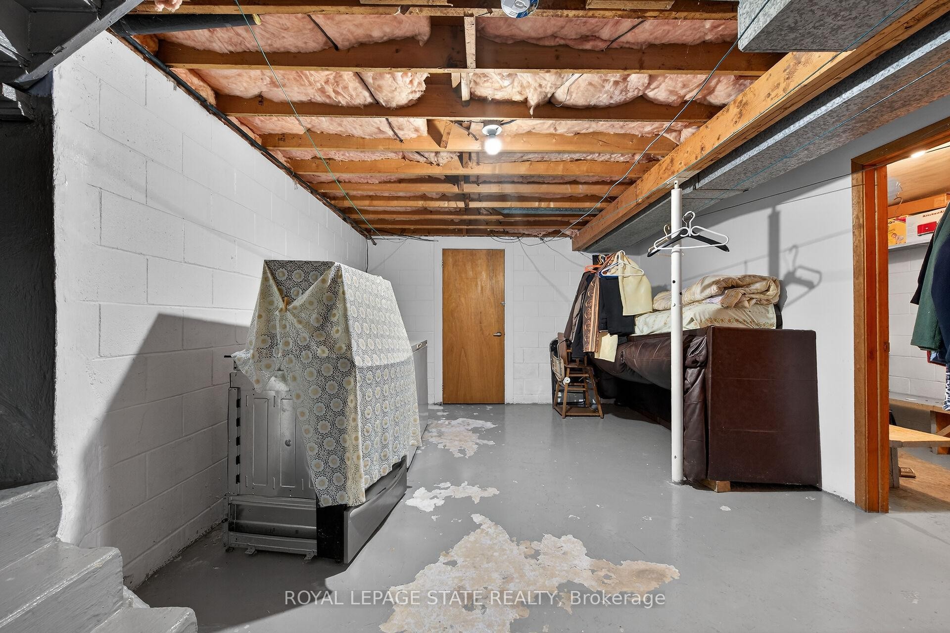 15 Fairington Crescent, Hamilton, ON - Indoor Photo Showing Basement