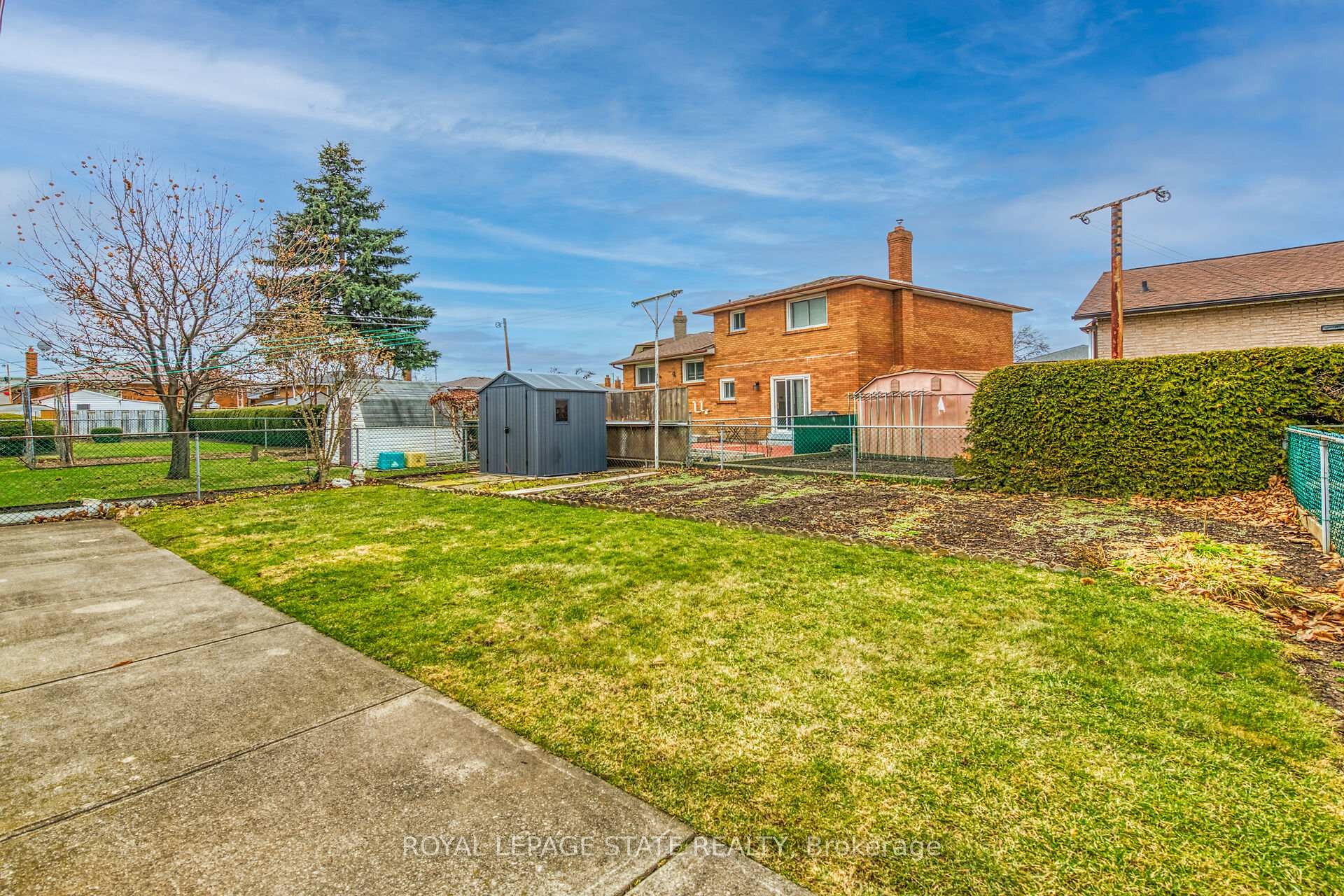 15 Fairington Crescent, Hamilton, ON - Outdoor