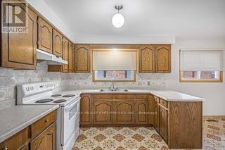 100 Antigua Road, Mississauga, ON - Indoor Photo Showing Kitchen