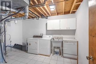 100 Antigua Road, Mississauga, ON - Indoor Photo Showing Laundry Room