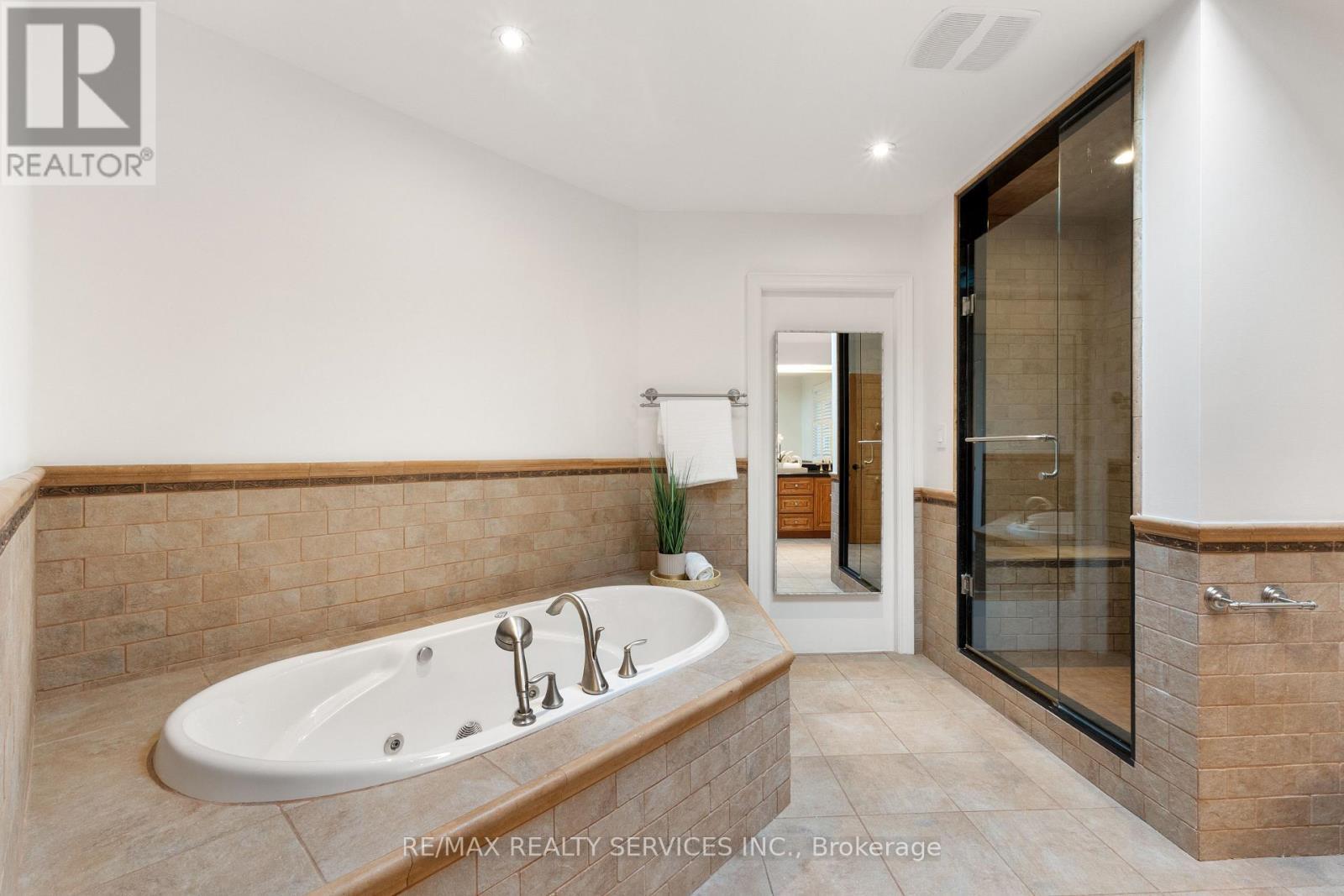 546 Conservation Drive, Brampton, ON - Indoor Photo Showing Bathroom