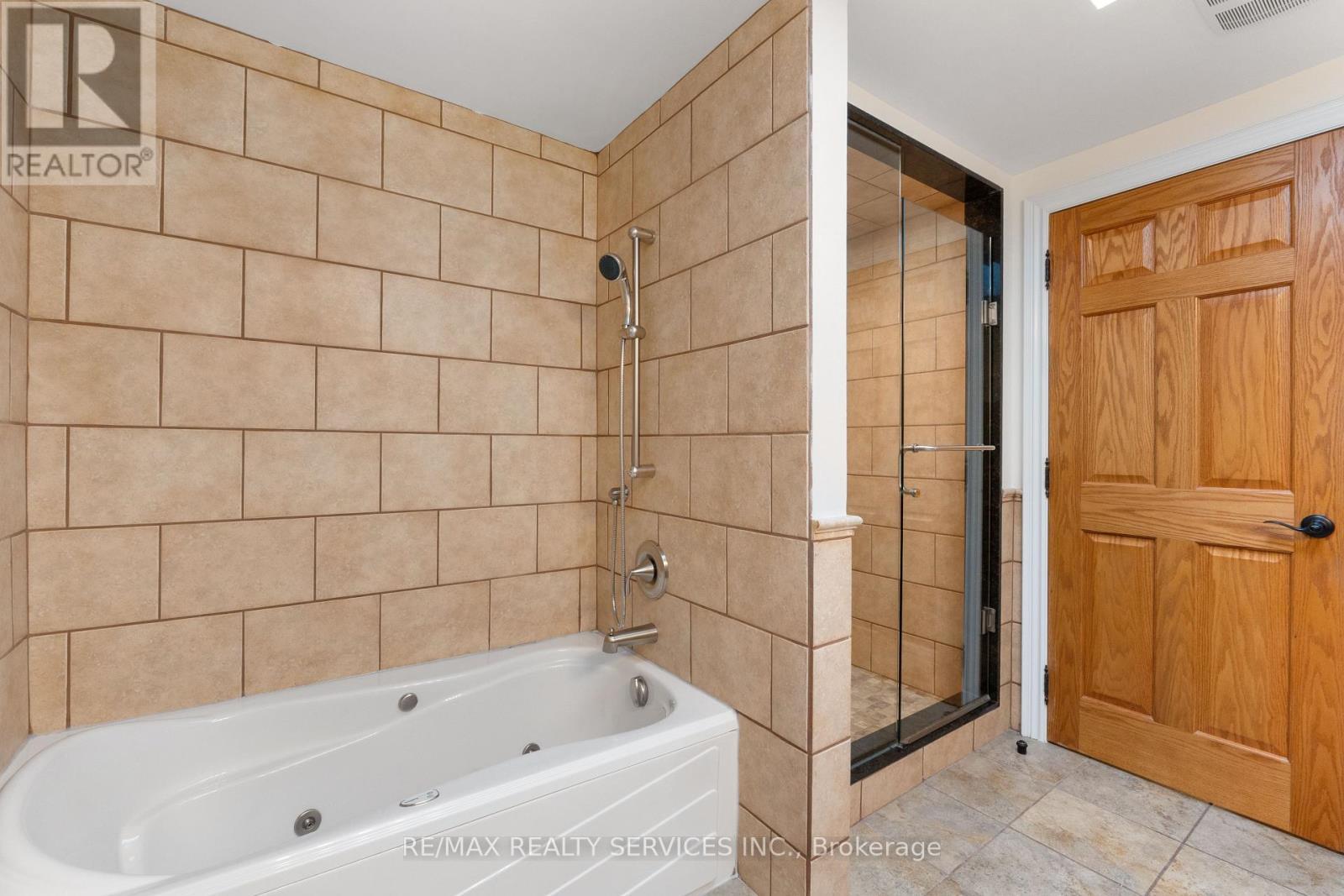 546 Conservation Drive, Brampton, ON - Indoor Photo Showing Bathroom