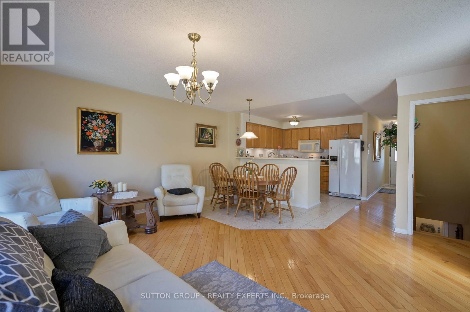 3077 Caulfield Crescent, Mississauga, ON - Indoor Photo Showing Living Room