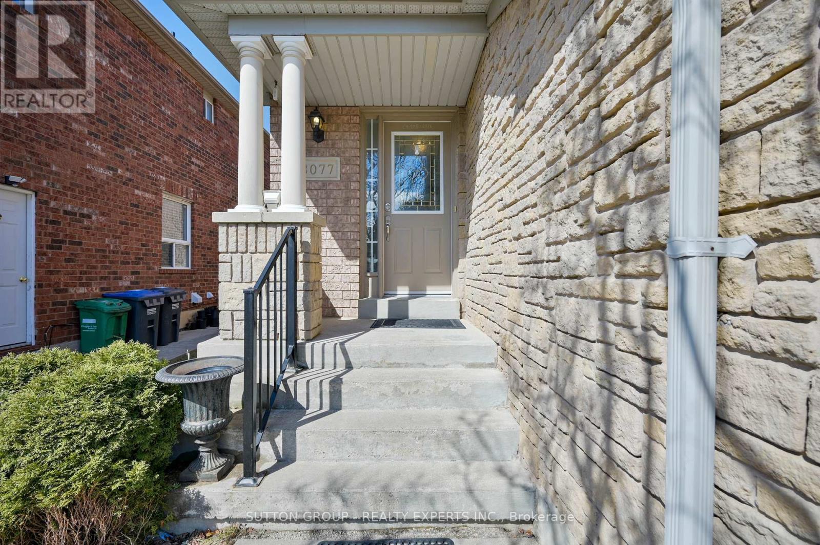3077 Caulfield Crescent, Mississauga, ON - Outdoor