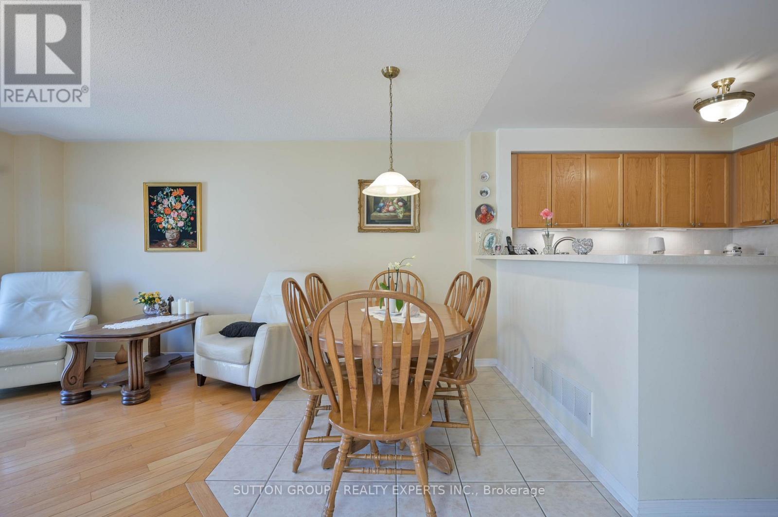 3077 Caulfield Crescent, Mississauga, ON - Indoor Photo Showing Dining Room